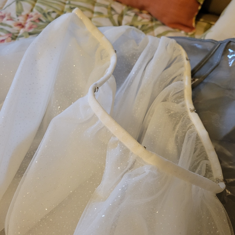 NWOT Wedding Dress Overskirt - Picture 4 of 6
